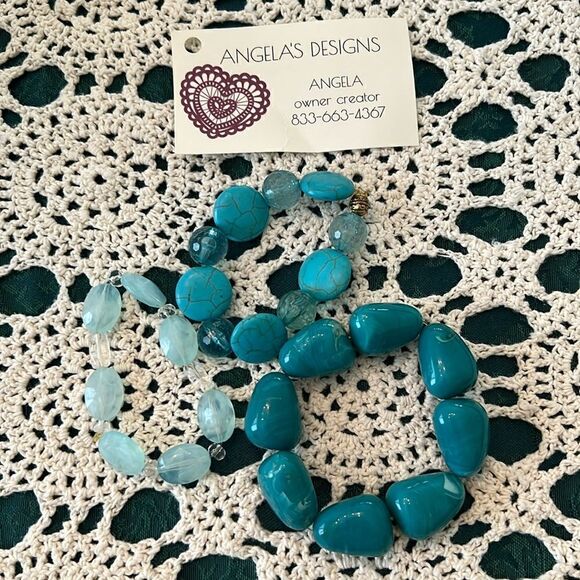 NWT 3 handmade Angelas Designs stretchy brackets turquoise and clear beads - Picture 3 of 8